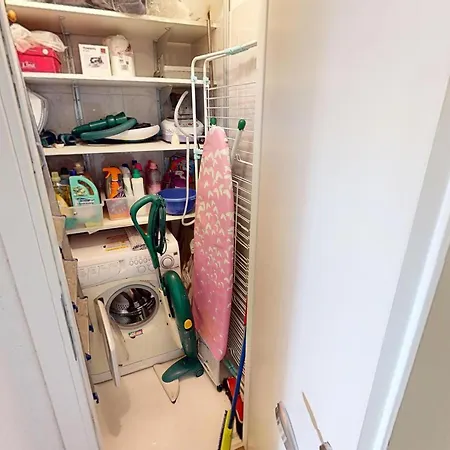 Appartement Climatise Avec Vue Et Terrasse A *