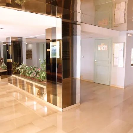 Apartamento Joli A Avec Terrasse Et Garage - Fr-1-196-376 *