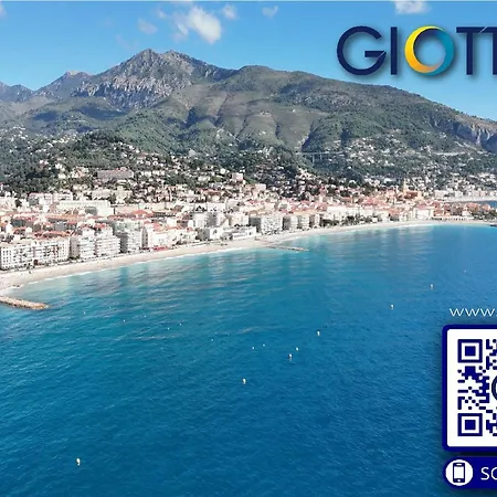 Climatise Avec Vue Et Terrasse A Appartement Menton